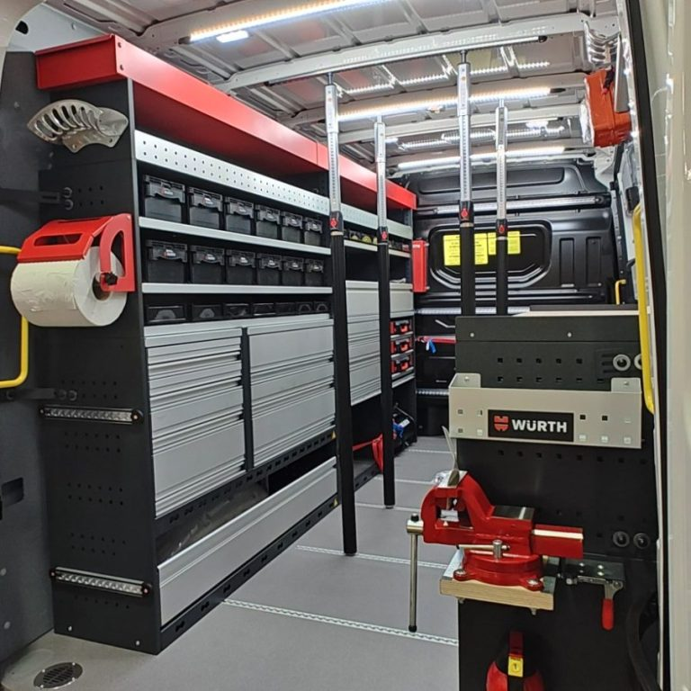 Würth Fahrzeugregalsystem, Seitenansicht im Kastenwagen